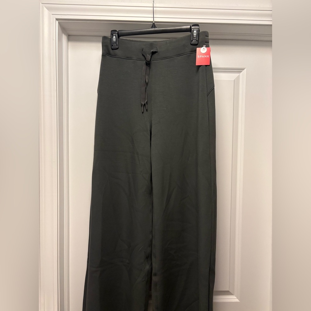 SPANX AirEssentials Wide Leg Pants - NWT Size L Tall in Dark Palm